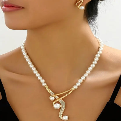 A Round Artificial Pearl Necklace And A Pair Of Geometric Round Artificial Pearl Earrings Are Fashionable, Elegant And Noble, Perfect Gifts For Lovers And Friends.